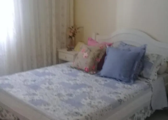 Encantador A 2 Quadras Da Enseada, Com Varanda E Garagem Guarujá