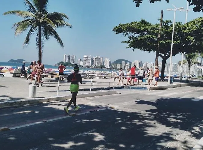 Apto 1 dorm. Guarujá - Pitangueiras - perto da praia